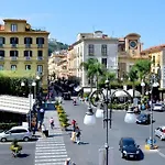 بيت ضيافة Al Campanile سانتّانييلّو